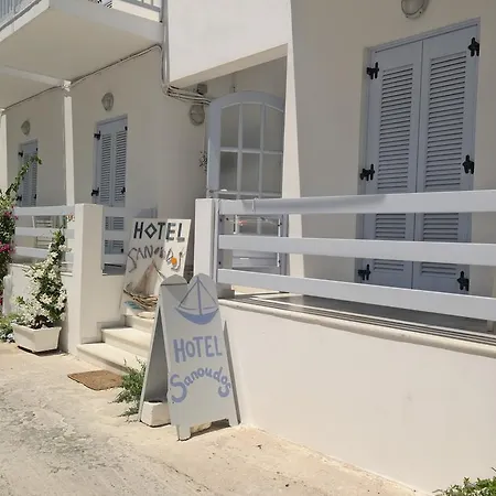 Sanoudos מלון Naxos City