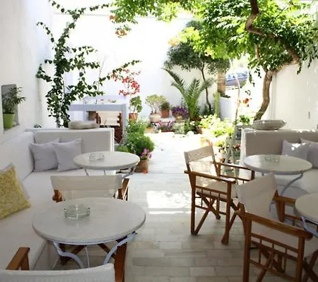Sanoudos מלון Naxos City