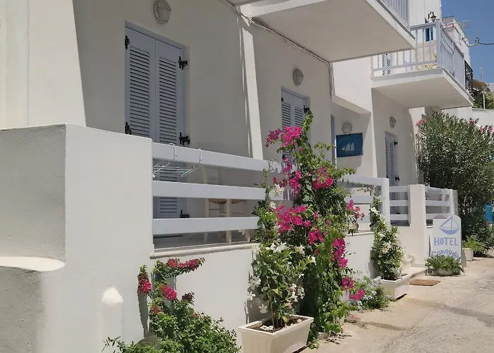 酒店 Sanoudos Naxos City