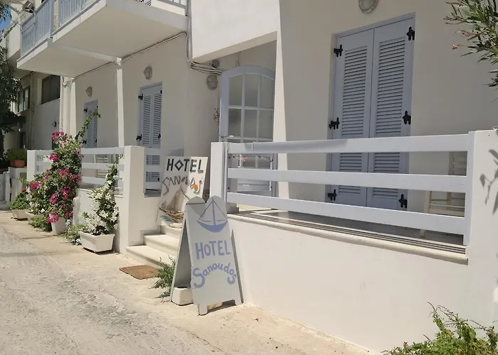 Sanoudos 酒店 Naxos City