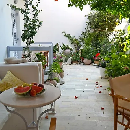 Hotel Sanoudos Naxos City