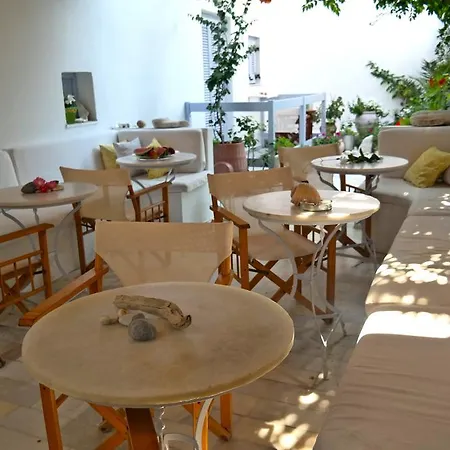 Sanoudos Hotel *